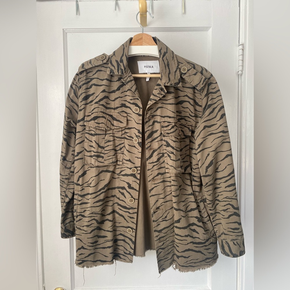Olive green PISTOLA button down tiger stripe jacket size Small